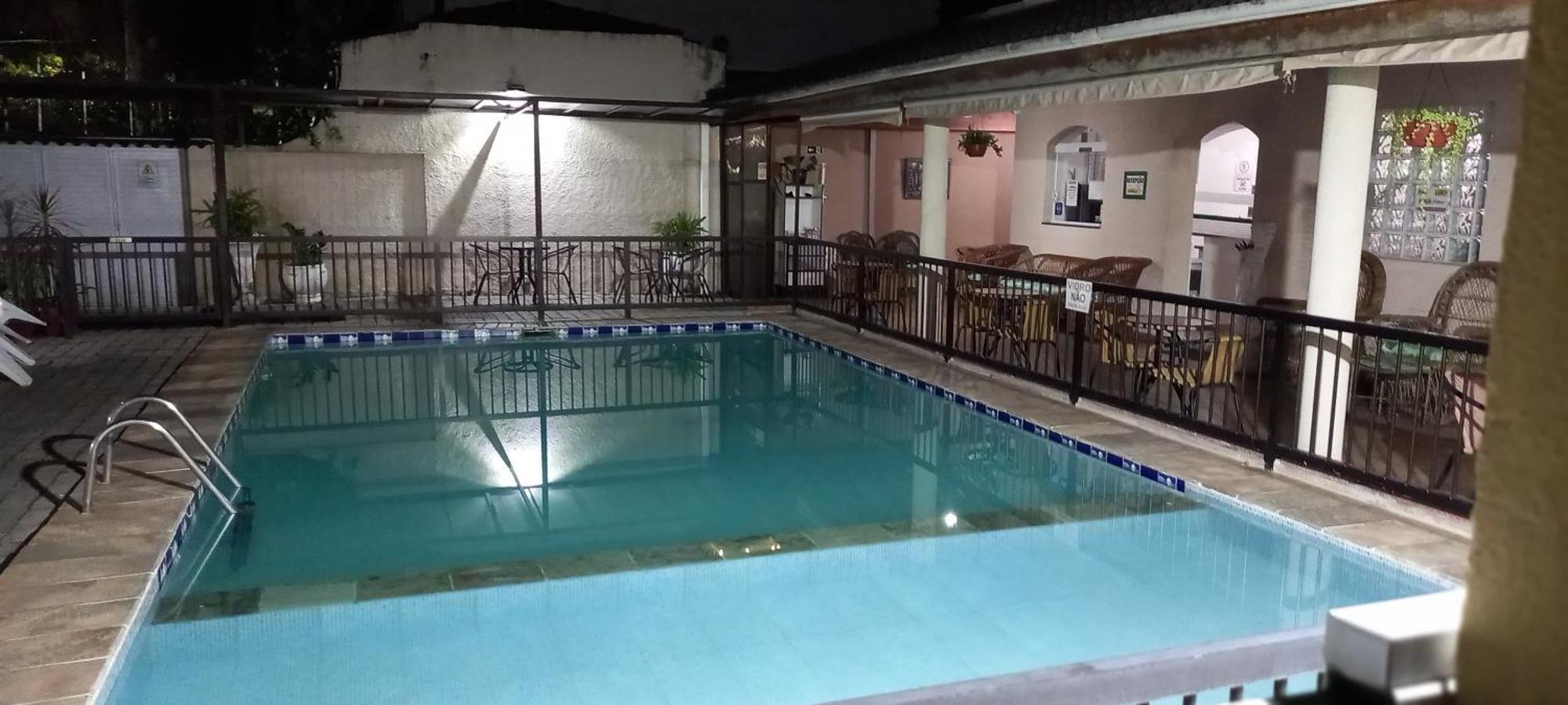 Parque Estacionamento E Piscina 4*